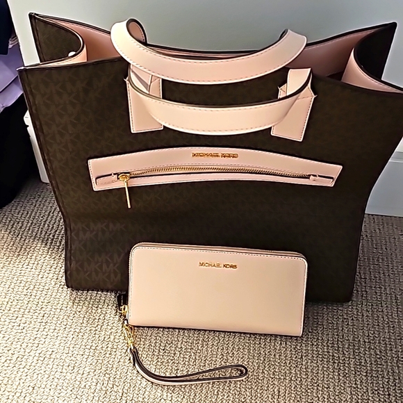 Michael kors large kenley tote and matching waller on brown and pink - Picture 1 of 4